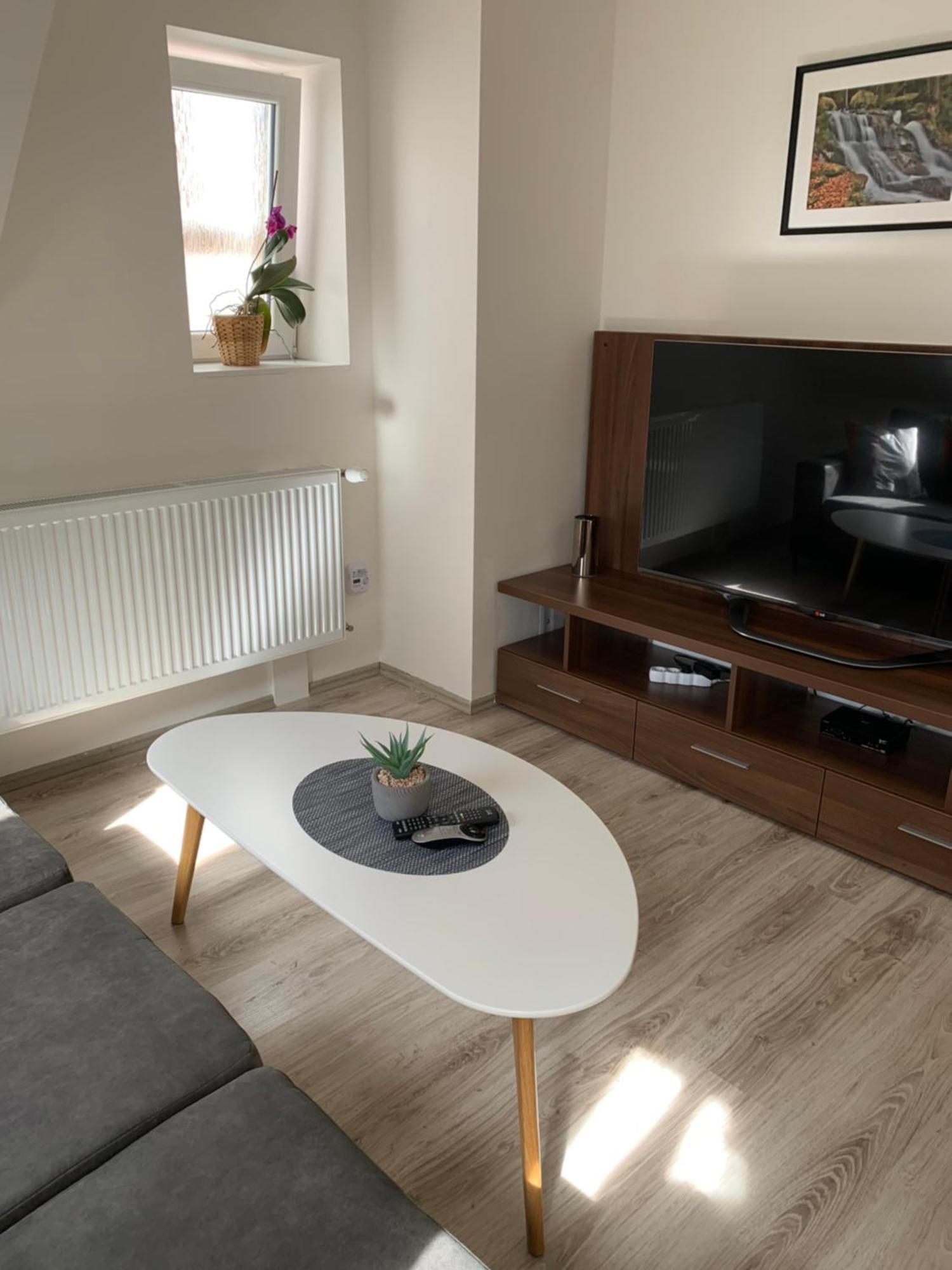 Apartment Apartmanovy 2 *