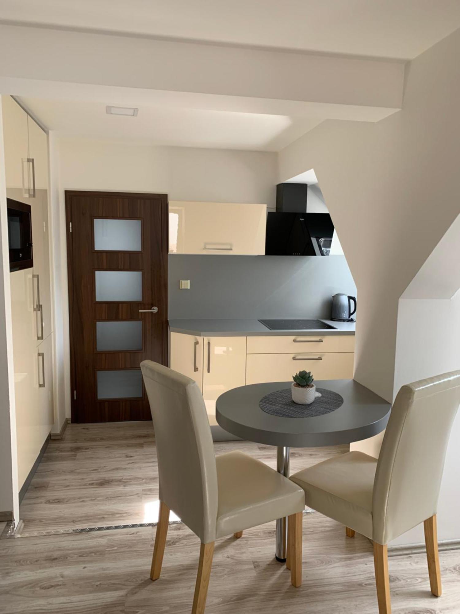 Apartmanovy 2 * Tremosna